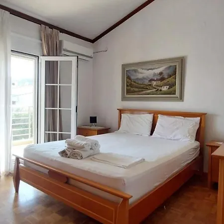 Bela Apartman PalaiónTsiflíkion