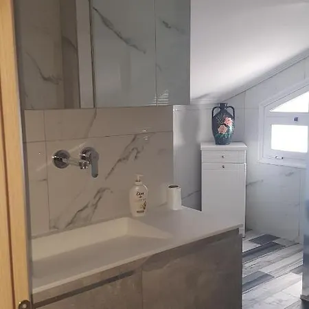 Bela Apartament